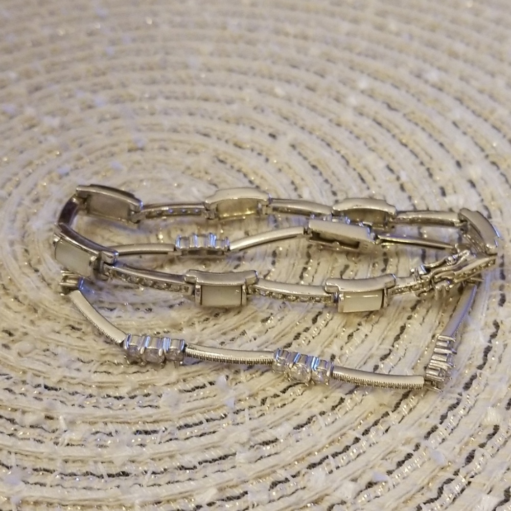 2 bracelets